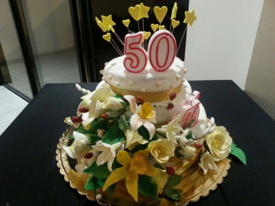 עוגת 50 שנות נישואין. העוגות של מירי רונן (צילום :עצמי)